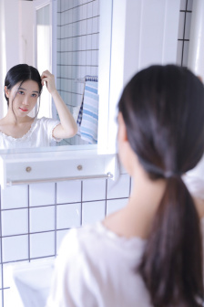 学生的粉嫩小屁股小说